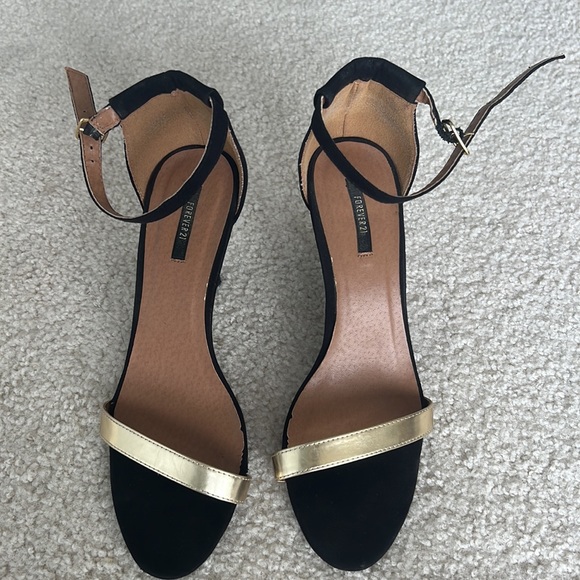 Forever 21 - Picture 3 of 3